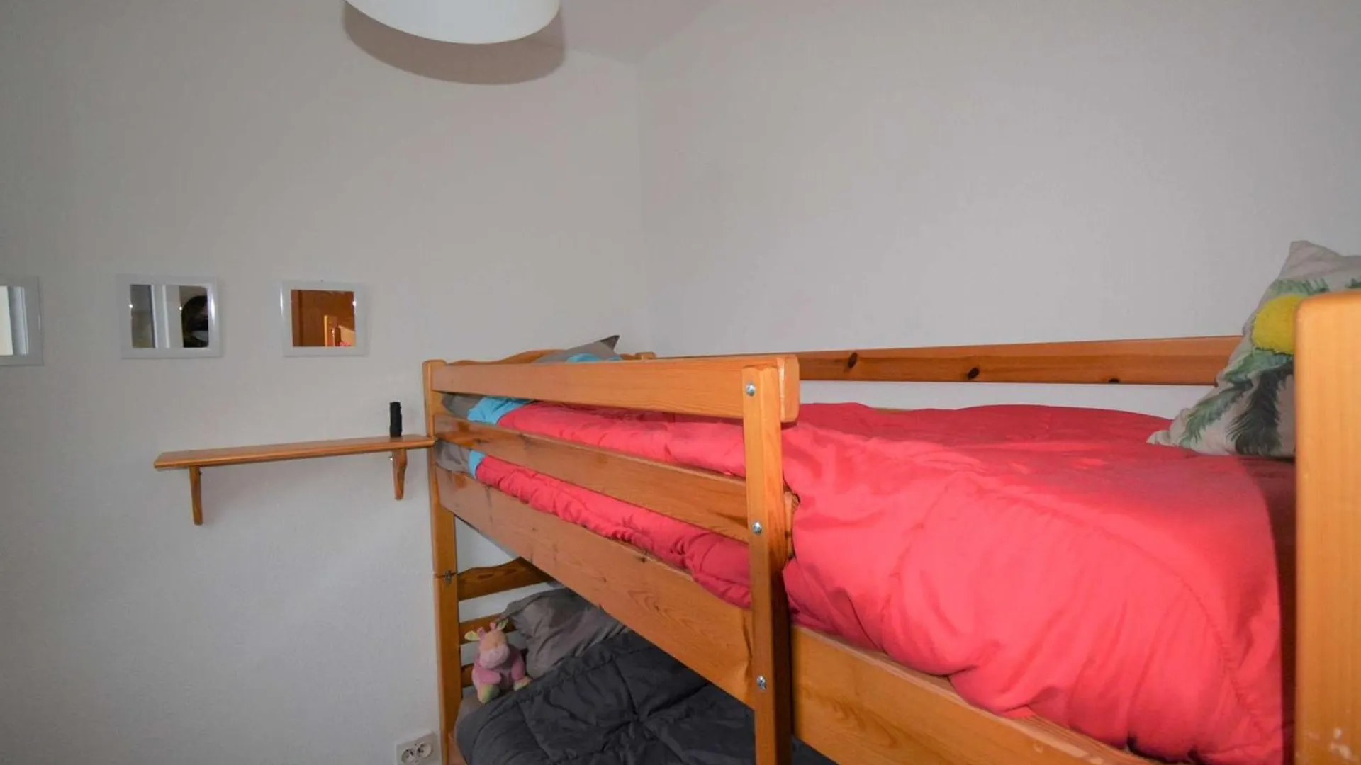 Maison 2 Chambres Avec Piscine, Tennis, Et Plus - Ideal Pour 4 Personnes A Vallon-Pont-D'Arc - Fr-1-382-179