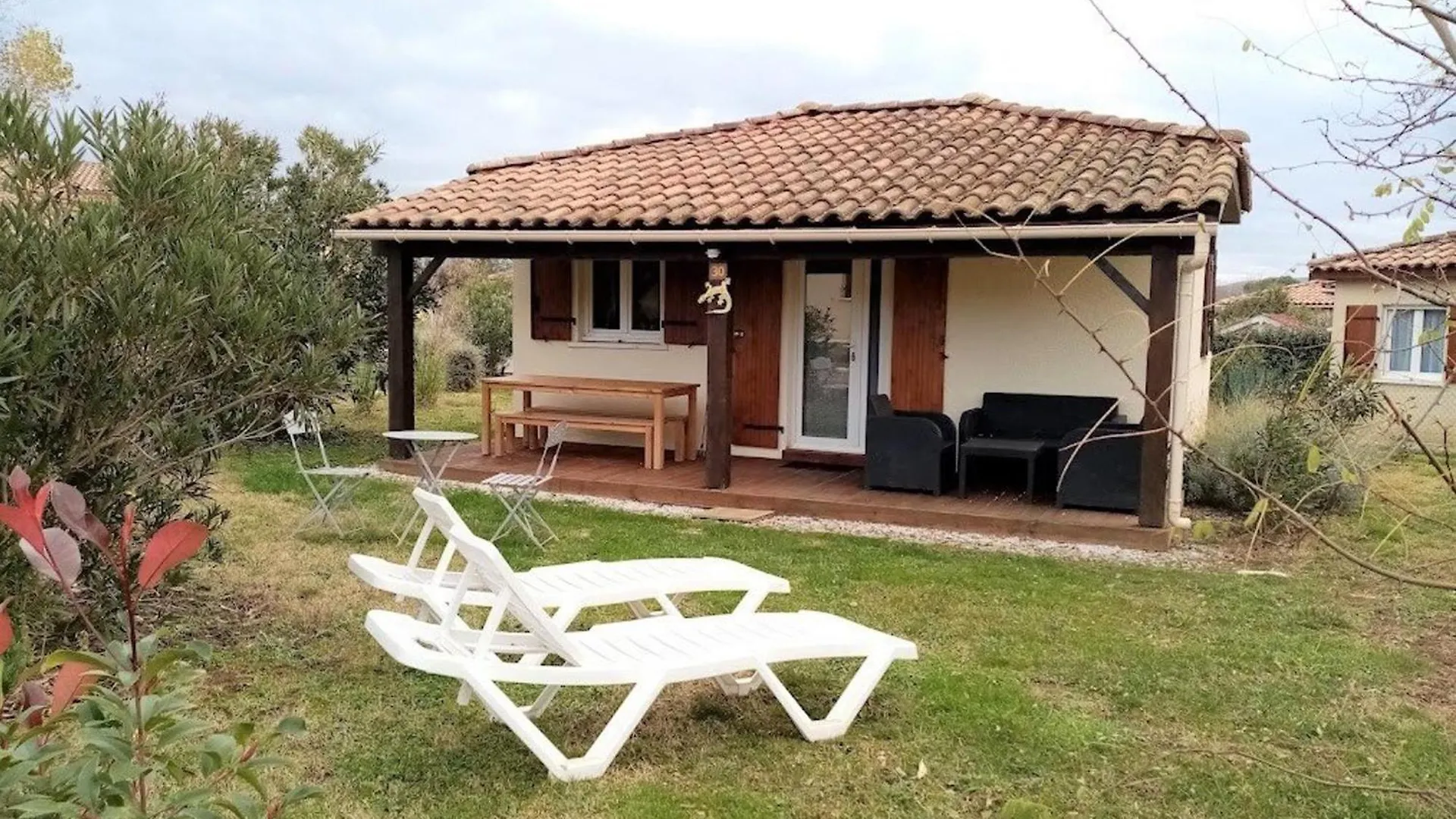Maison 2 Chambres Avec Piscine, Tennis, Et Plus - Ideal Pour 4 Personnes A Vallon-Pont-D'Arc - Fr-1-382-179 France
